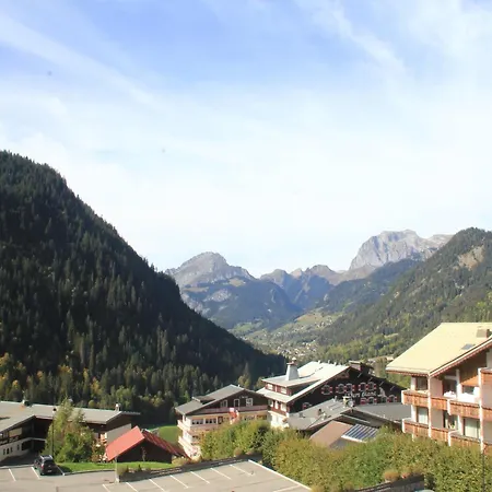 Lägenhet For 4 People With Pool Châtel